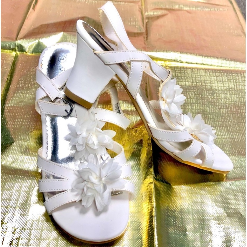 GEORGE brand Girls dress heeled sandals all white floral detail girls size3 NWOT